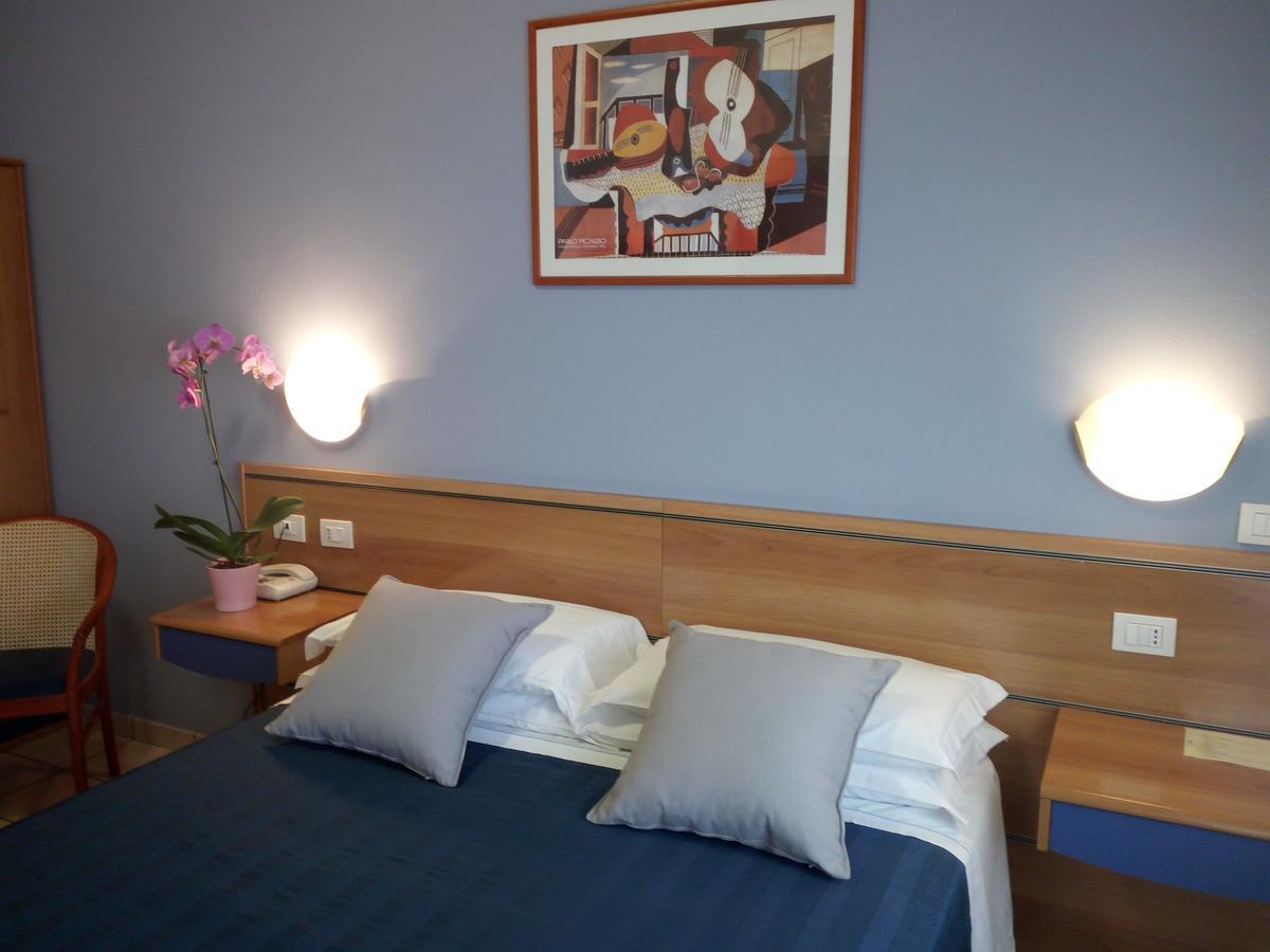 Hotel San Lorenzo Pegognaga Habitación foto