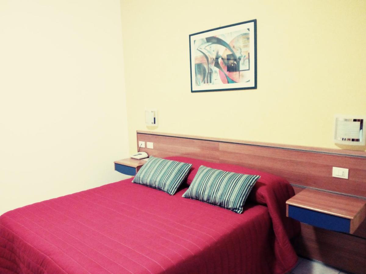 Hotel San Lorenzo Pegognaga Habitación foto